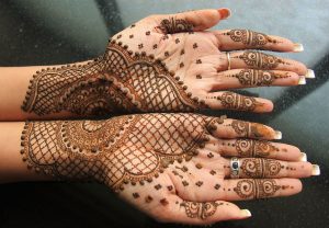jasa henna pengantin/wisuda/fun jember