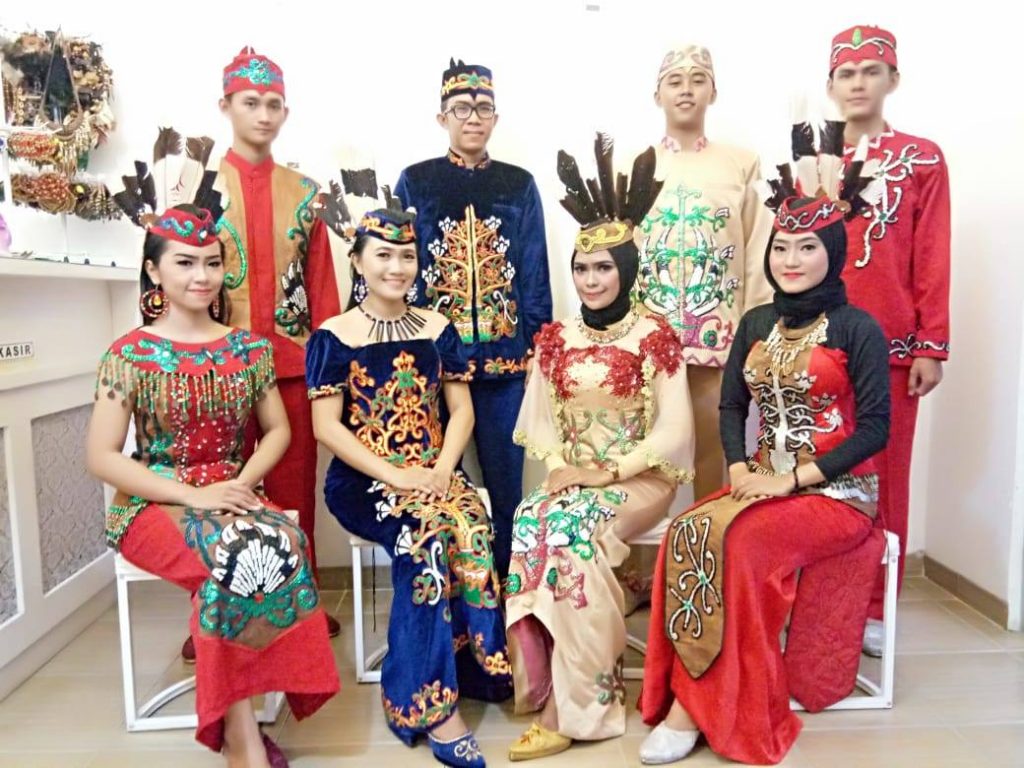 dewi salon & jasa rias surabaya