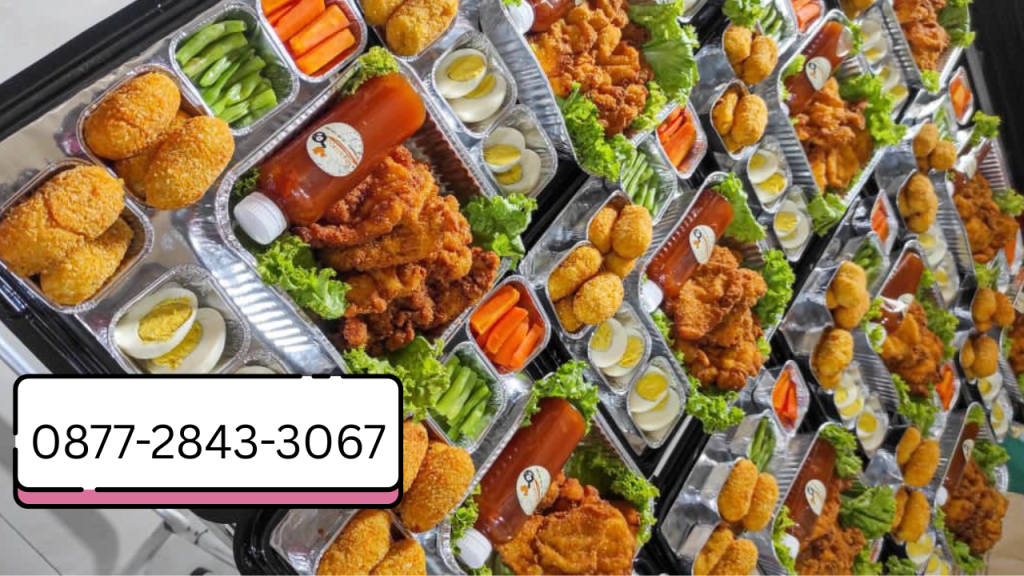 Tumpukan nasi kotak Simokerto siap antar cepat 